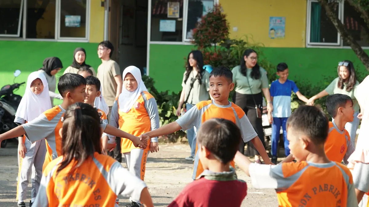Dyandra Mengajar