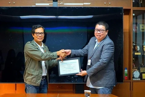 Dukung Transisi Energi, KG Media Beli Sertifikat Energi Terbarukan PLN